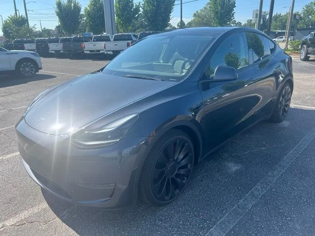 Used 2025  Tesla Performance image 3