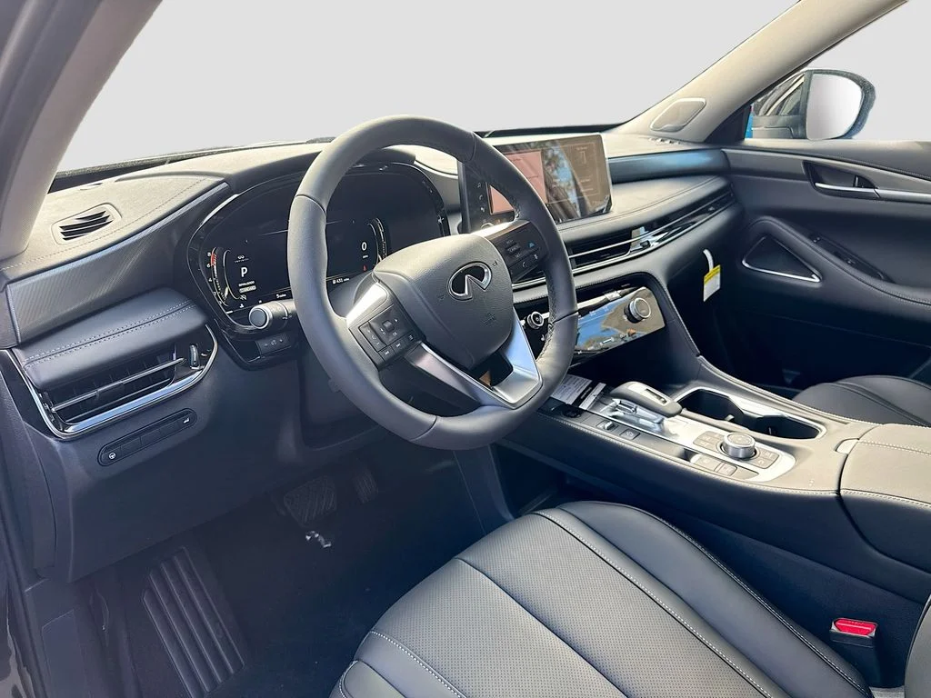 Certified Used 2026 Black INFINITI LUXE image 10