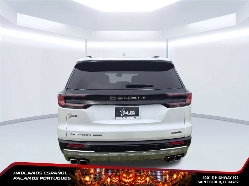 Used 2024 White Frost Tricoat GMC Denali image 4