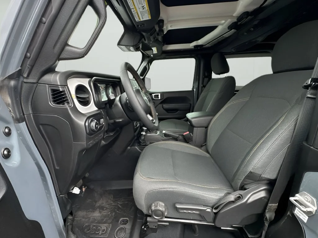 Used 2025 Gray Jeep Sport S image 10