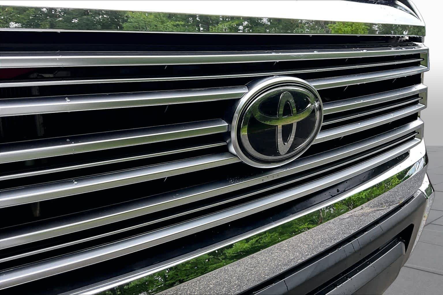 Used 2020 Barcelona Red Metallic Toyota Limited image 28