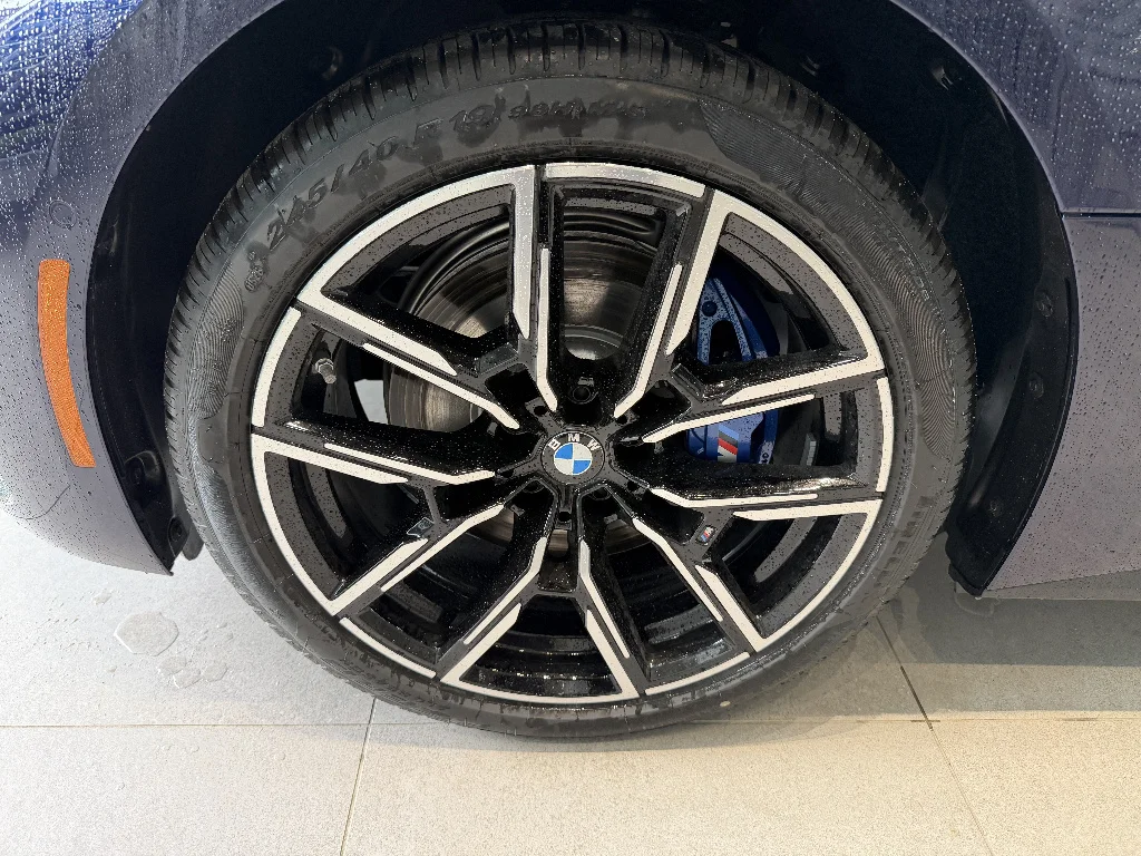 New 2026 Tanzanite Blue II Metallic BMW M60 image 8