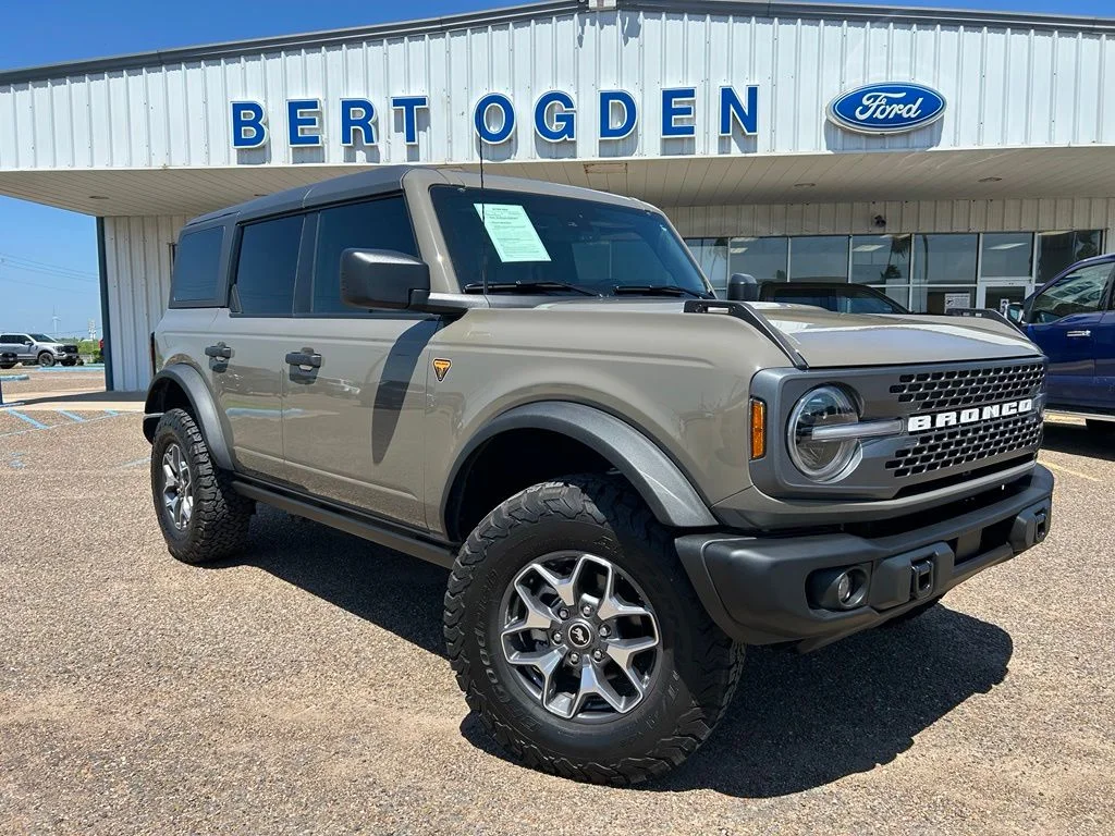 Used 2025 Gray Ford Badlands image 1