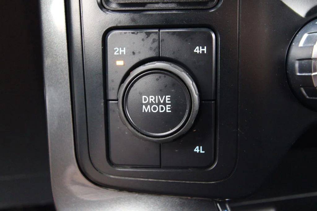 Used 2023 Oxford White Ford XLT image 29