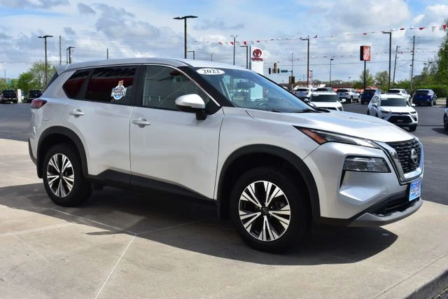 Used 2022 Silver Nissan SV image 4