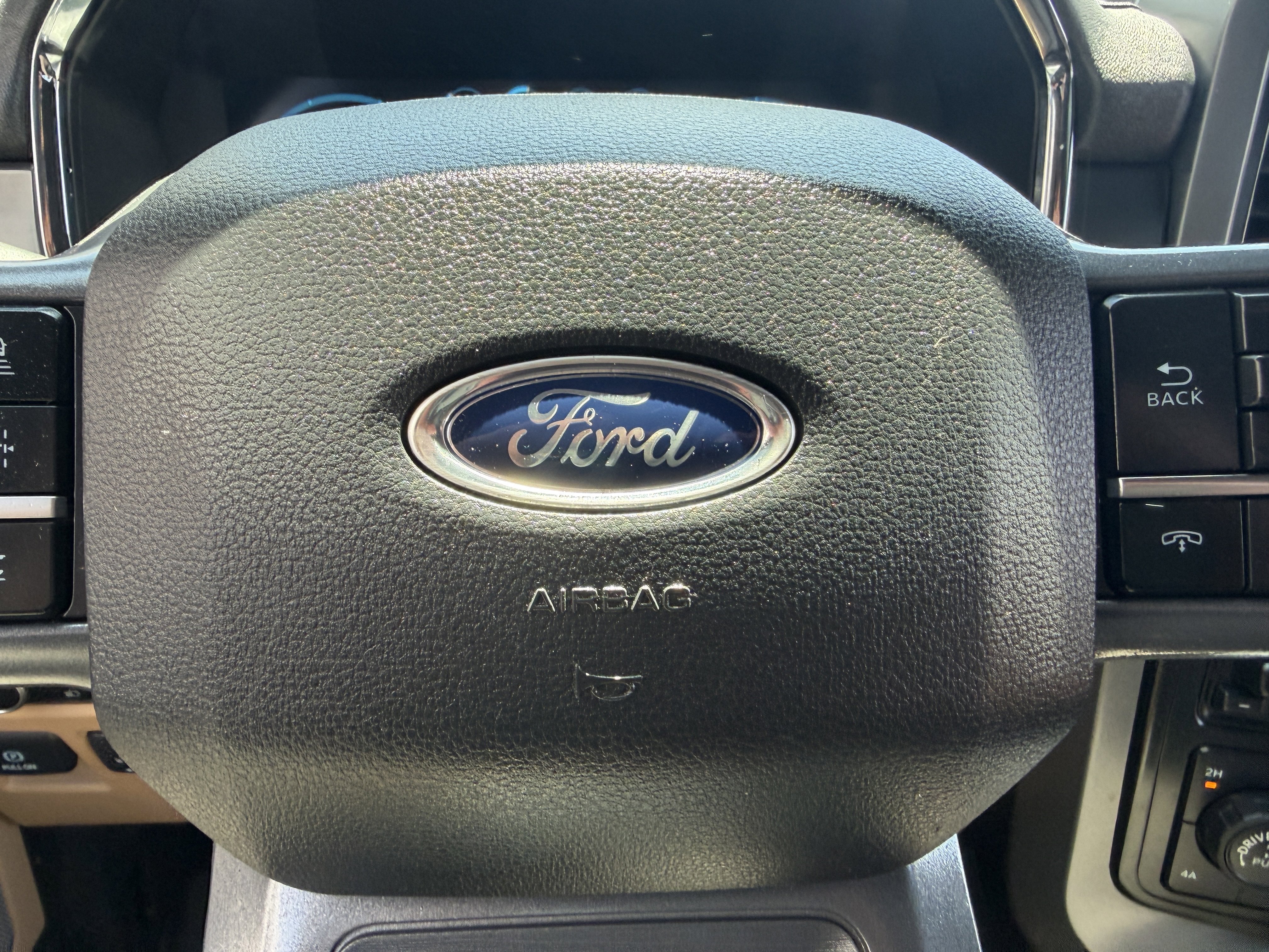 Used 2023 Oxford White Ford LARIAT image 40