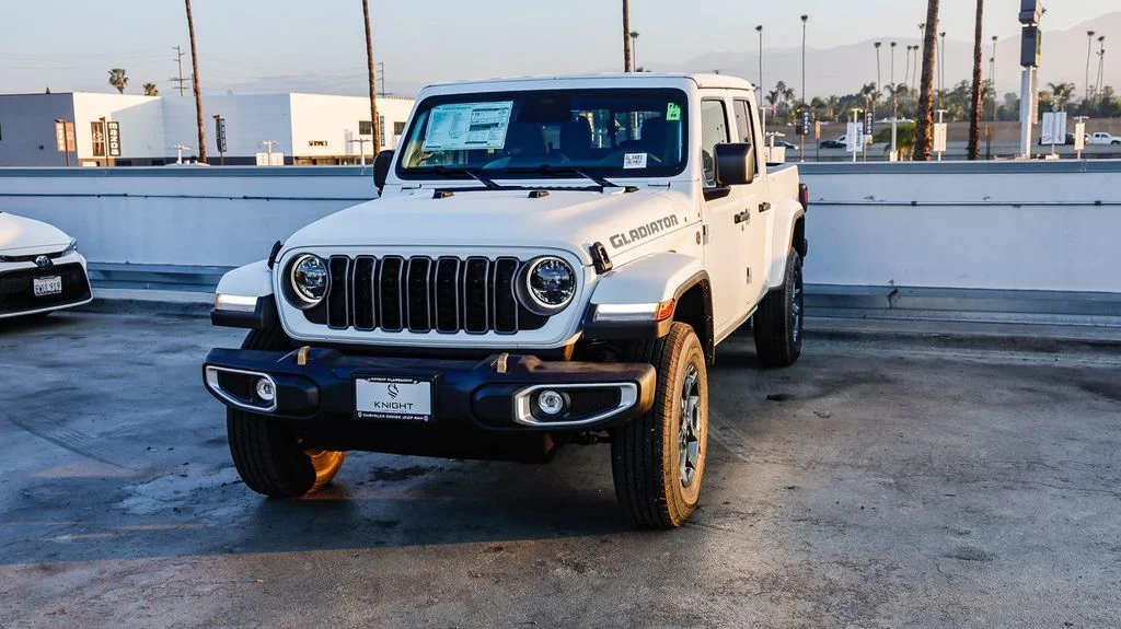 New 2026 White Jeep 85th Anniversary Edition image 4
