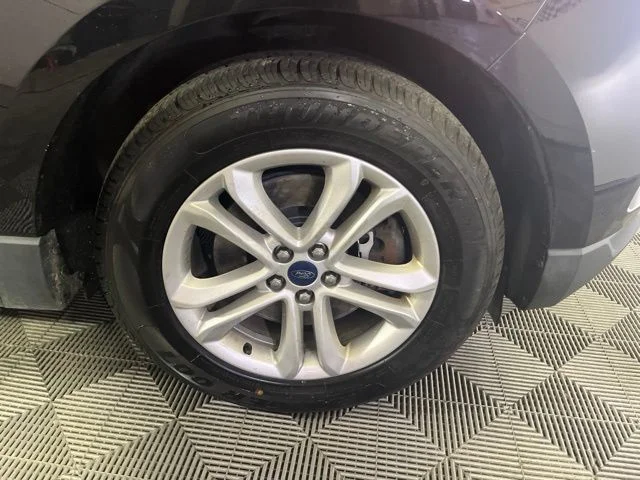 Used 2019 Black Metallic Ford SEL image 40