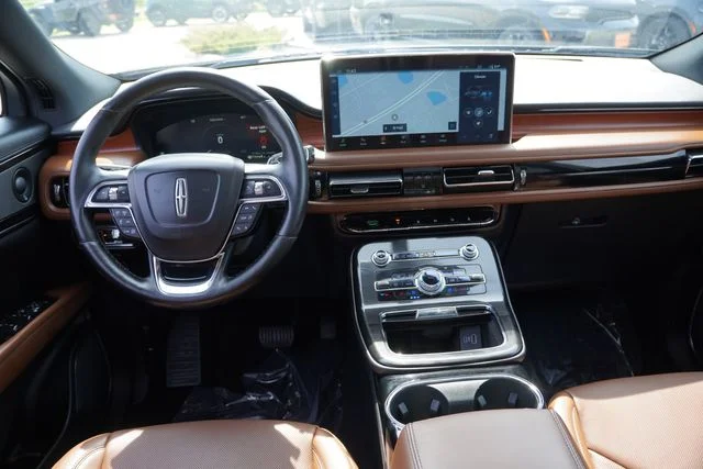 Used 2022 Black Lincoln Reserve image 21