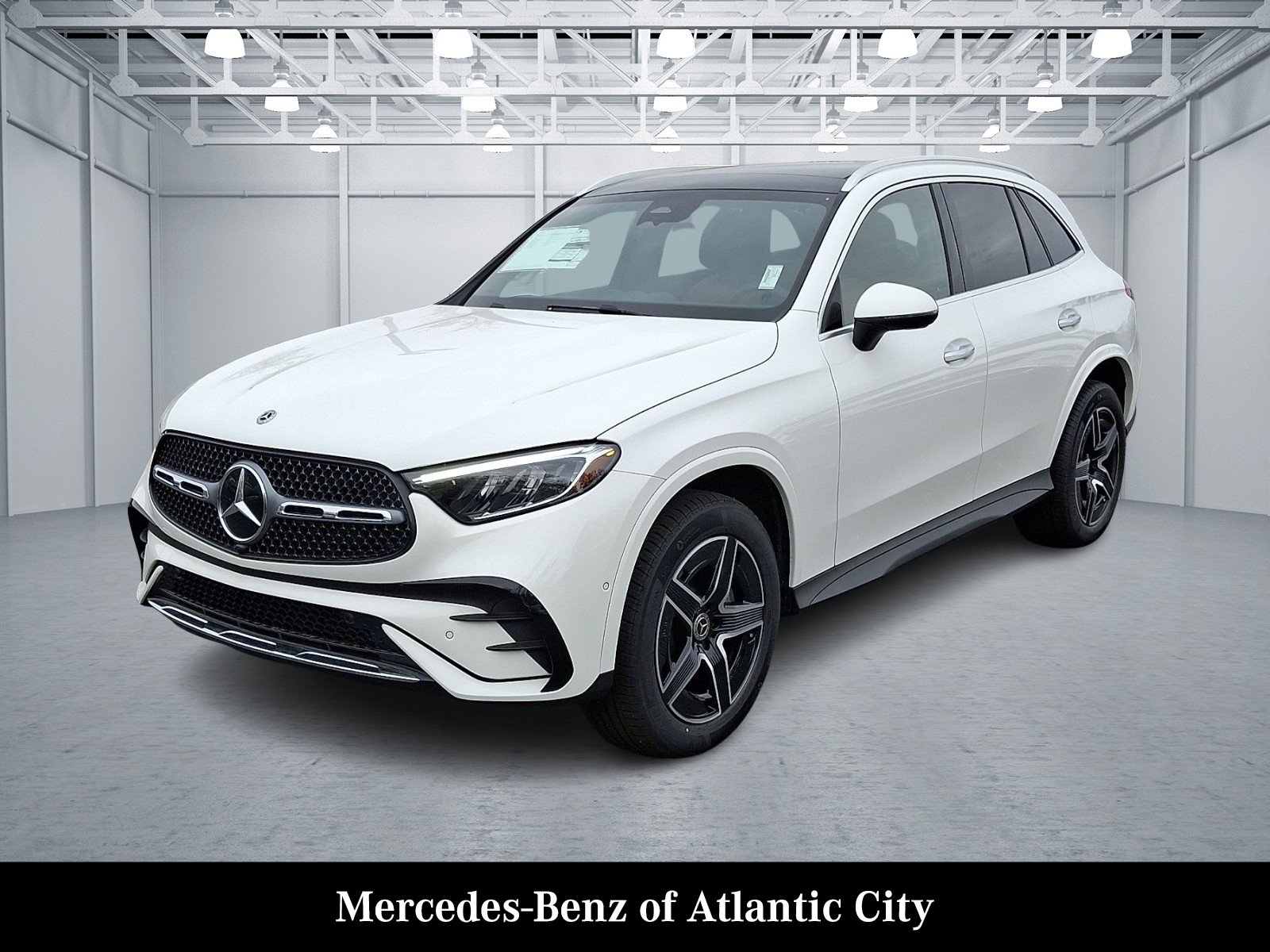 New 2026 Polar White Mercedes-Benz GLC 300 image 2