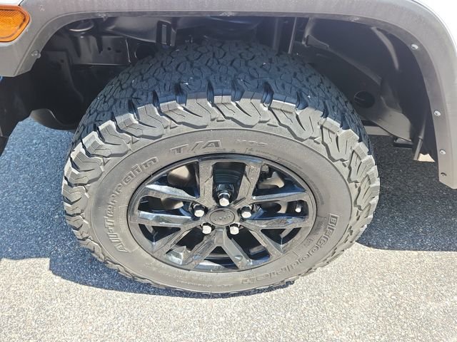 Used 2022 White Jeep Sport image 13