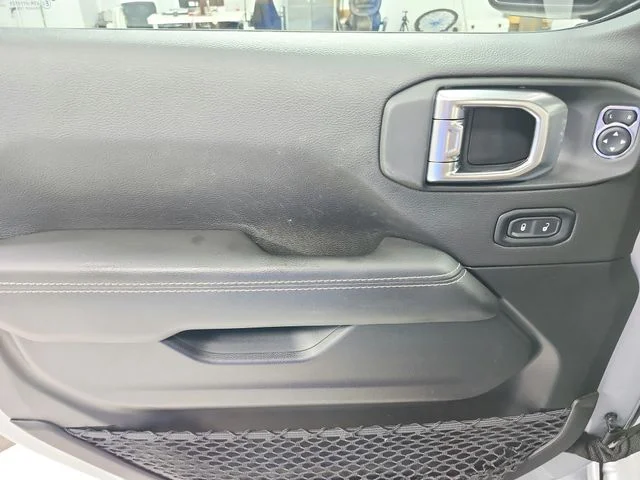 Used 2023 Silver Jeep Rubicon image 33