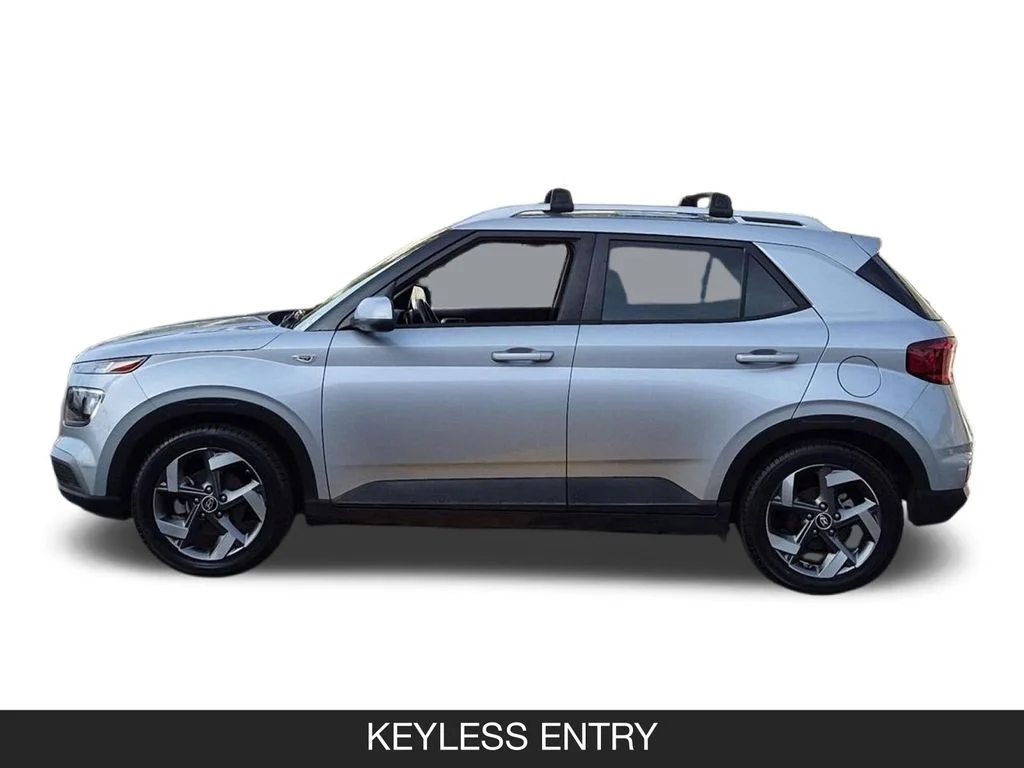 Used 2021 Silver Hyundai SEL image 5