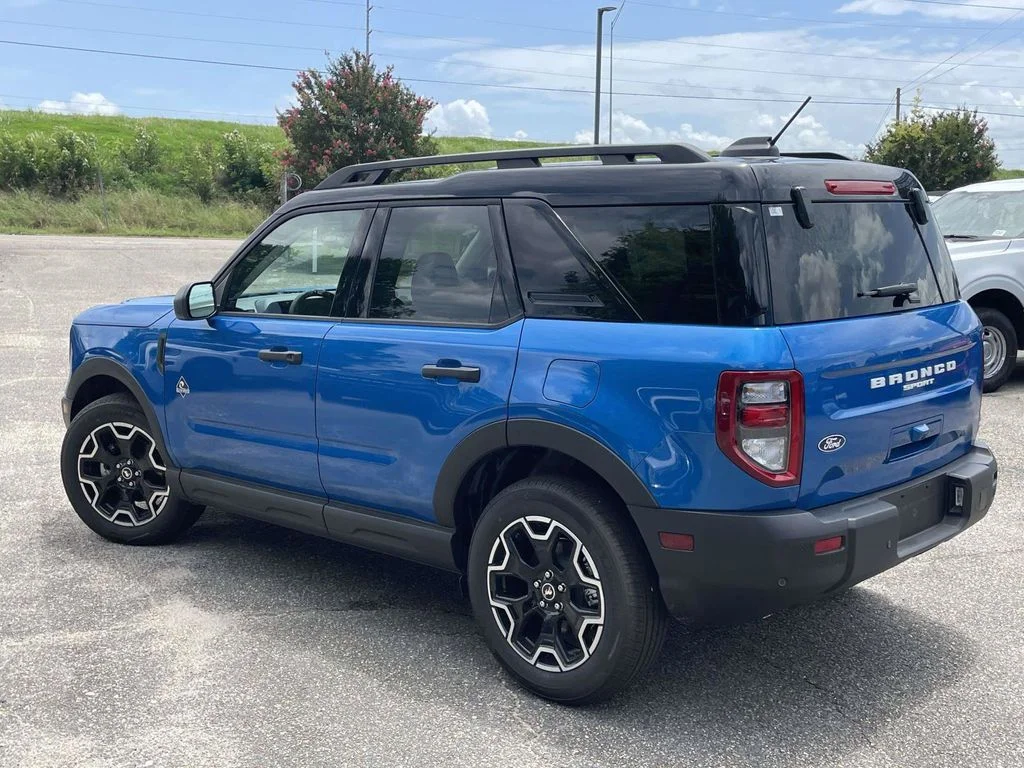 New 2026 Blue Ford Outer Banks image 5