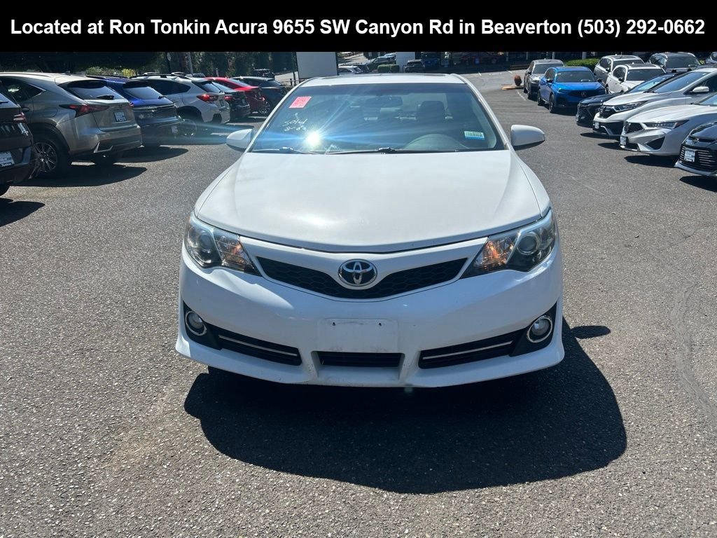 Used 2013 Super White Toyota SE image 9