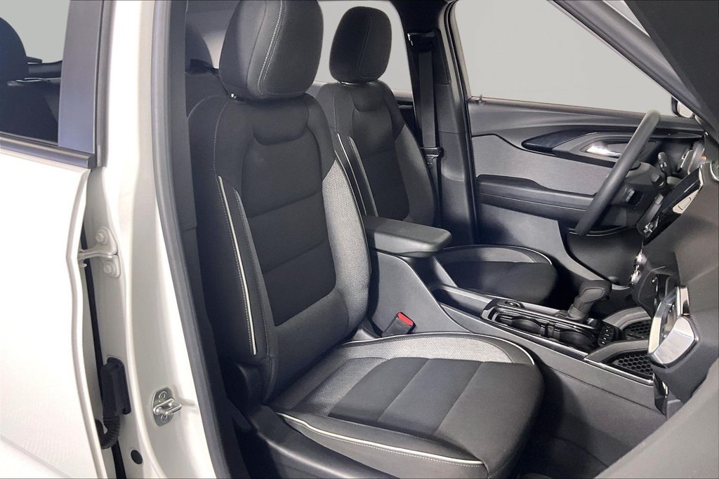 Used 2023 White Chevrolet LT image 25