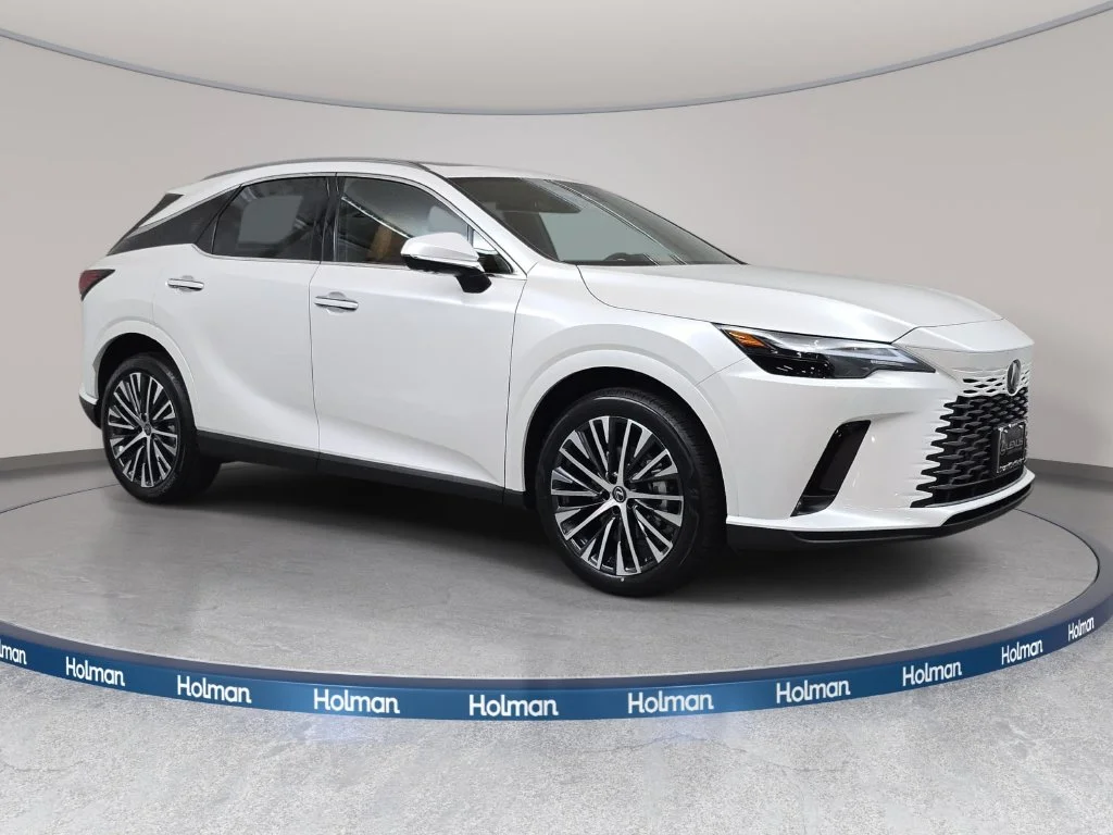 New 2026 Eminent White Pearl Lexus PREMIUM PLUS image 3