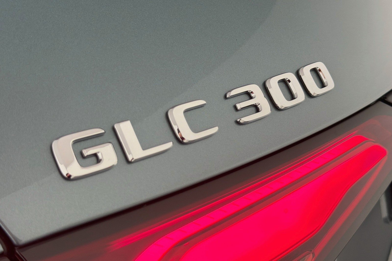 New 2026 Verde Silver Metallic Mercedes-Benz GLC 300 SUV image 8