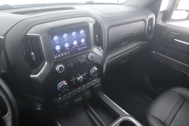 Used 2023 White GMC Denali image 28