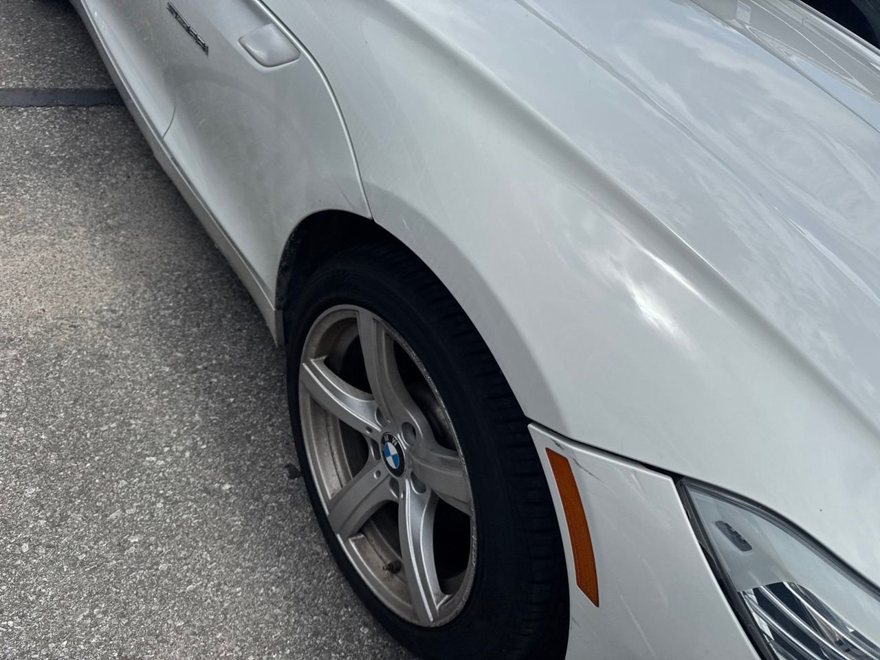 Used 2012 White BMW sDrive28i image 4