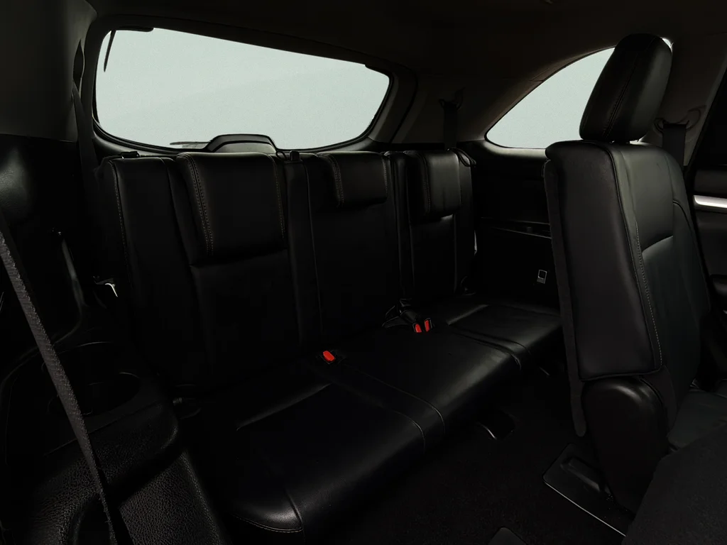 Used 2017 Blizzard Pearl Toyota XLE image 34