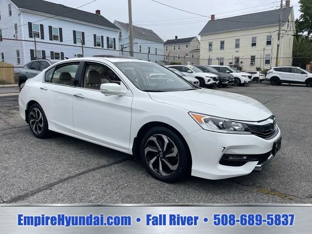 Used 2016 Silver Honda EX-L image 2