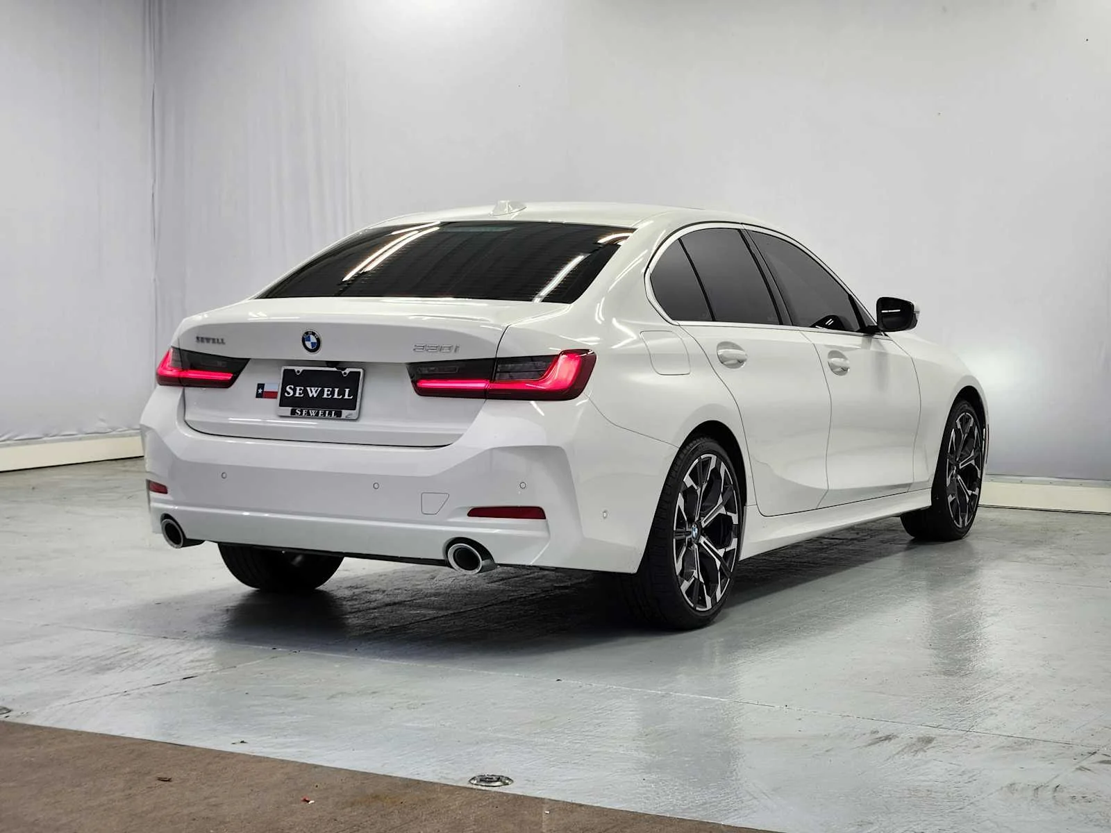 Certified Used 2025 Alpine White BMW 330i image 4