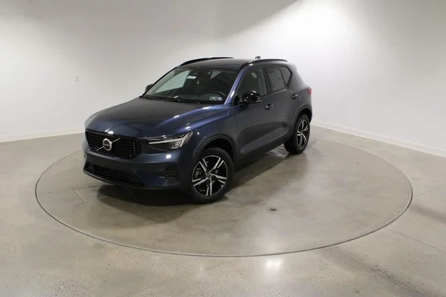 2026 Volvo XC40 B5 Core
