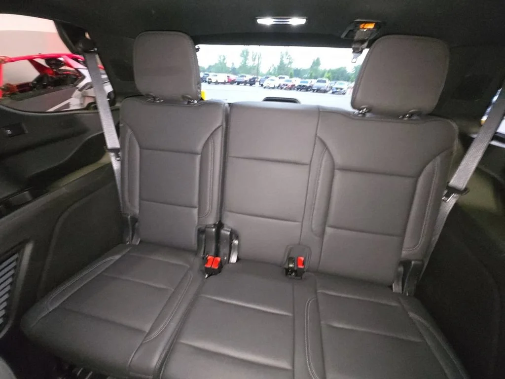 Used 2024 Summit White Chevrolet Z71 image 29