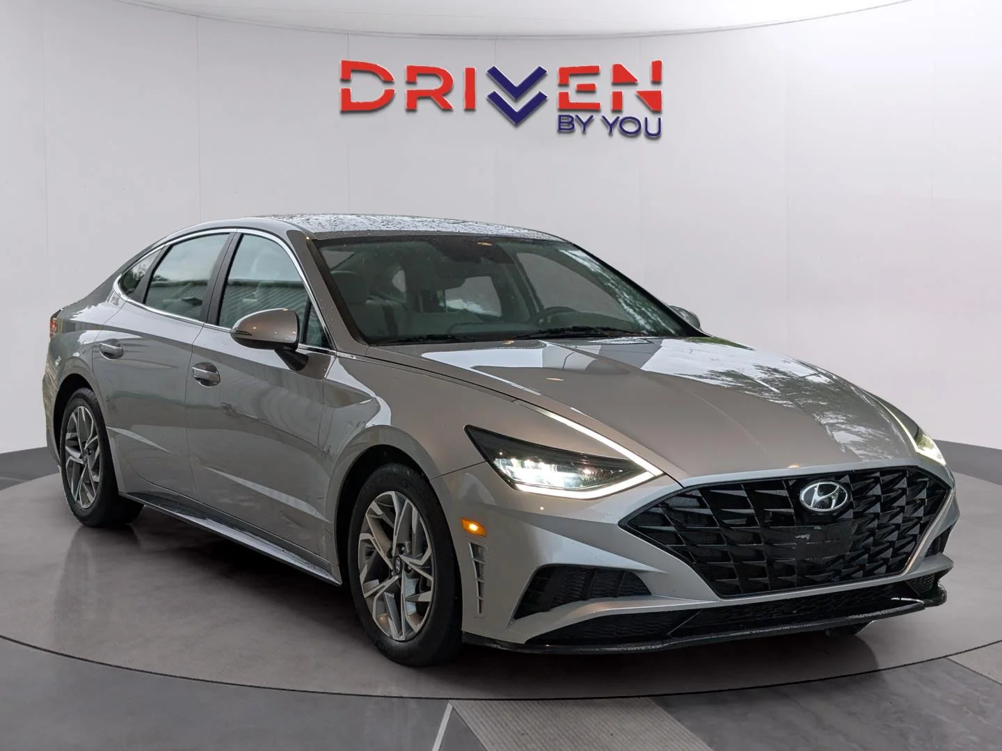 Used 2023 Curated Silver Hyundai SEL image 12
