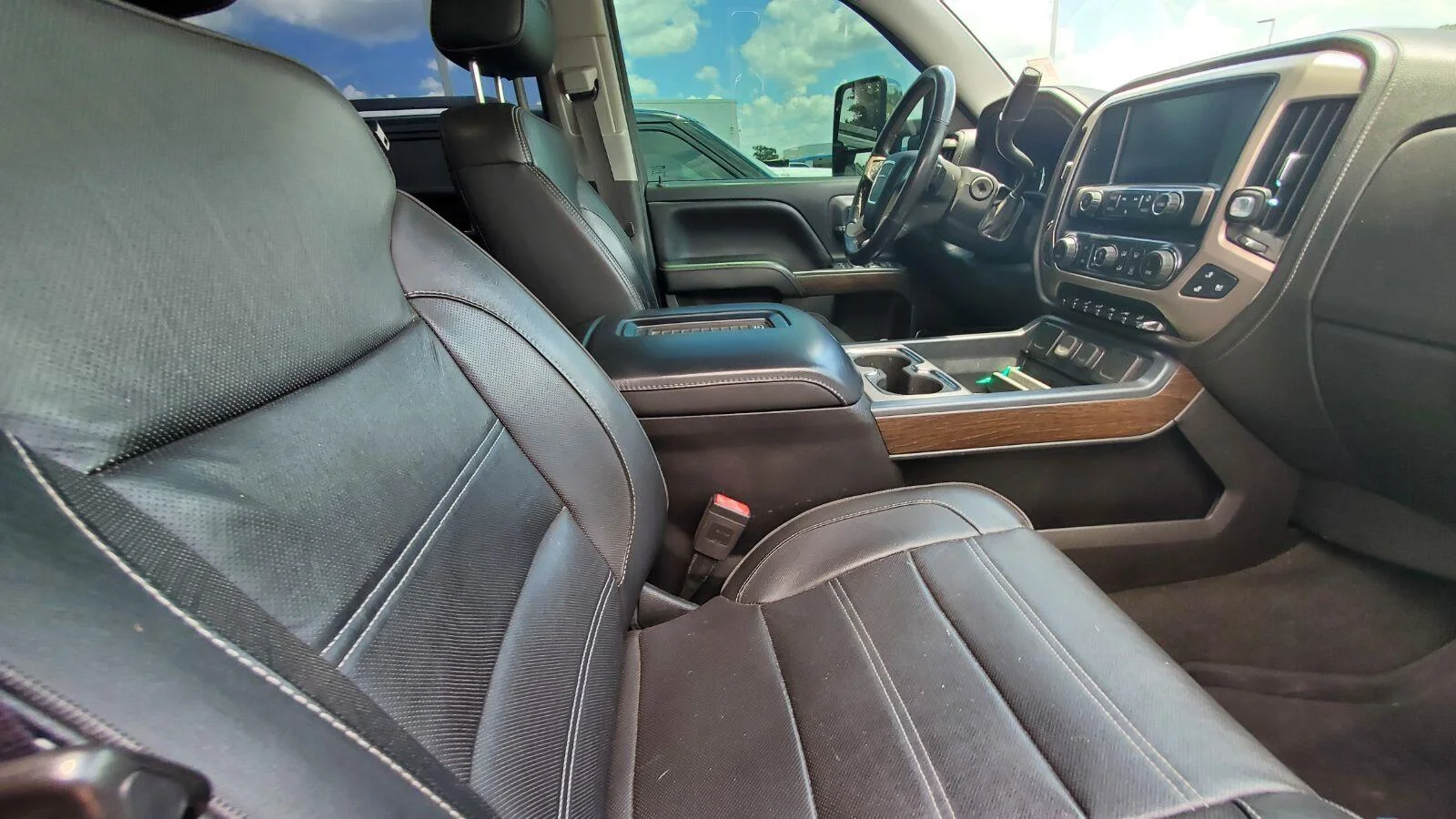 Used 2017 Dark Slate Metallic GMC Denali image 4