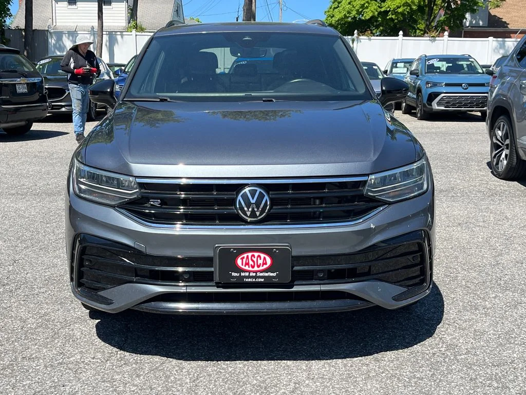 Used 2022 Black Volkswagen 2.0T SE R-Line Black image 6