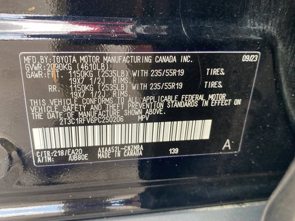 Used 2023 Black Toyota XLE Premium image 20