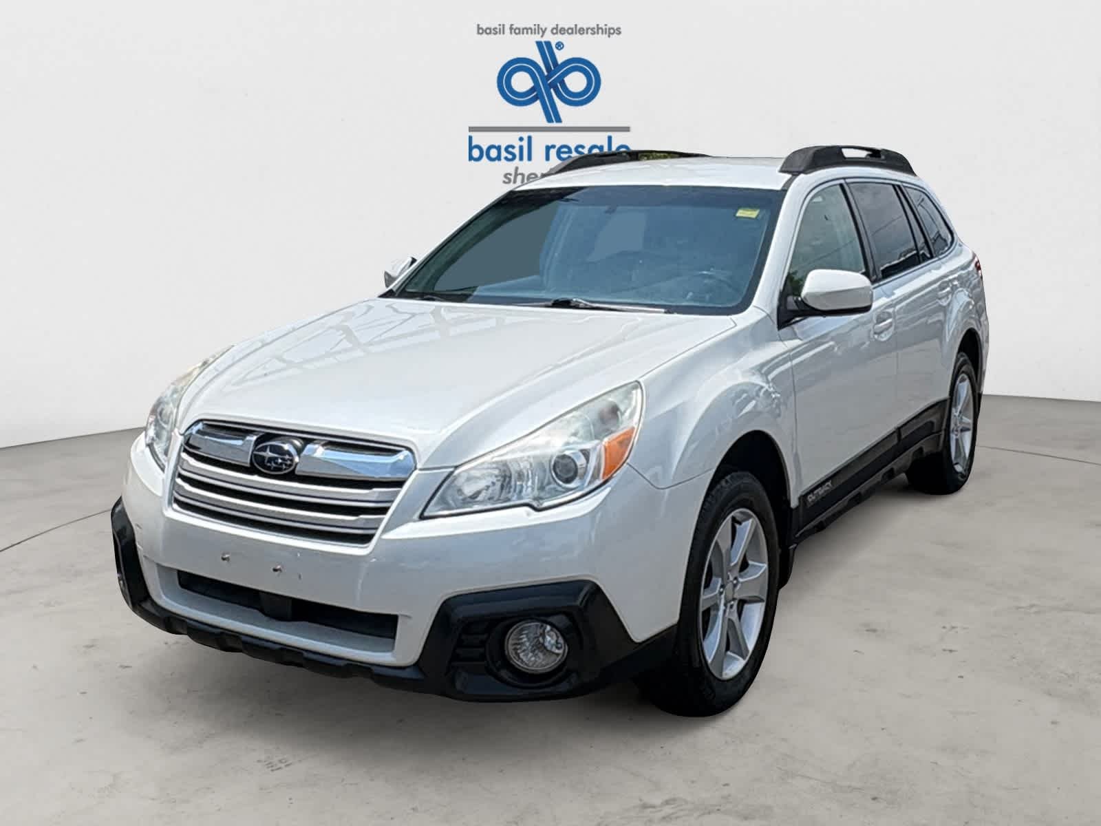Used 2013 Satin White Pearl Subaru 2.5i Premium image 2
