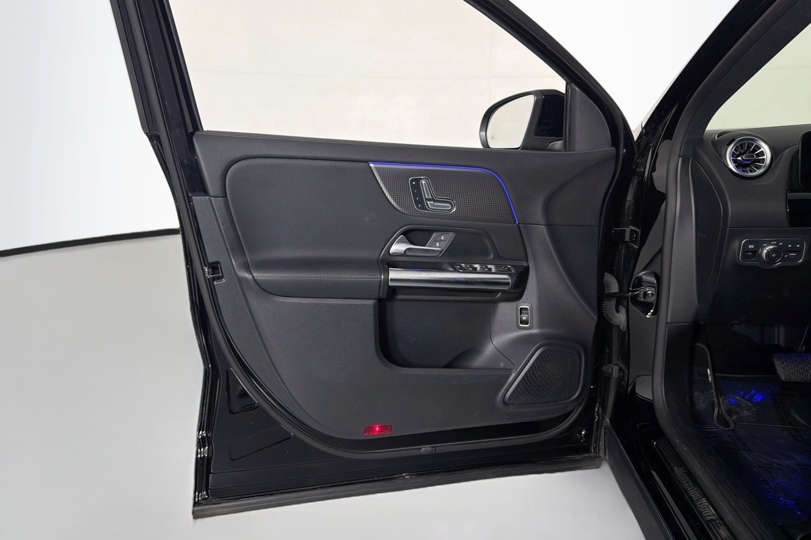 Used 2023 Night Black Mercedes-Benz 250 image 21