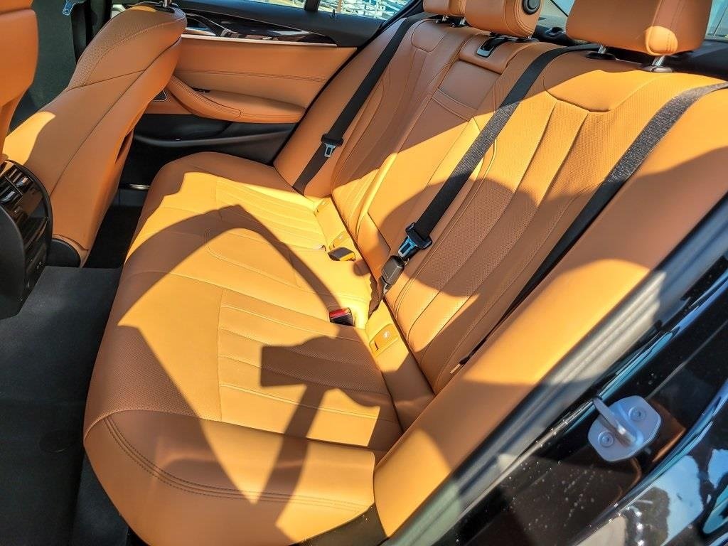 2023 BMW 530E - Image 10