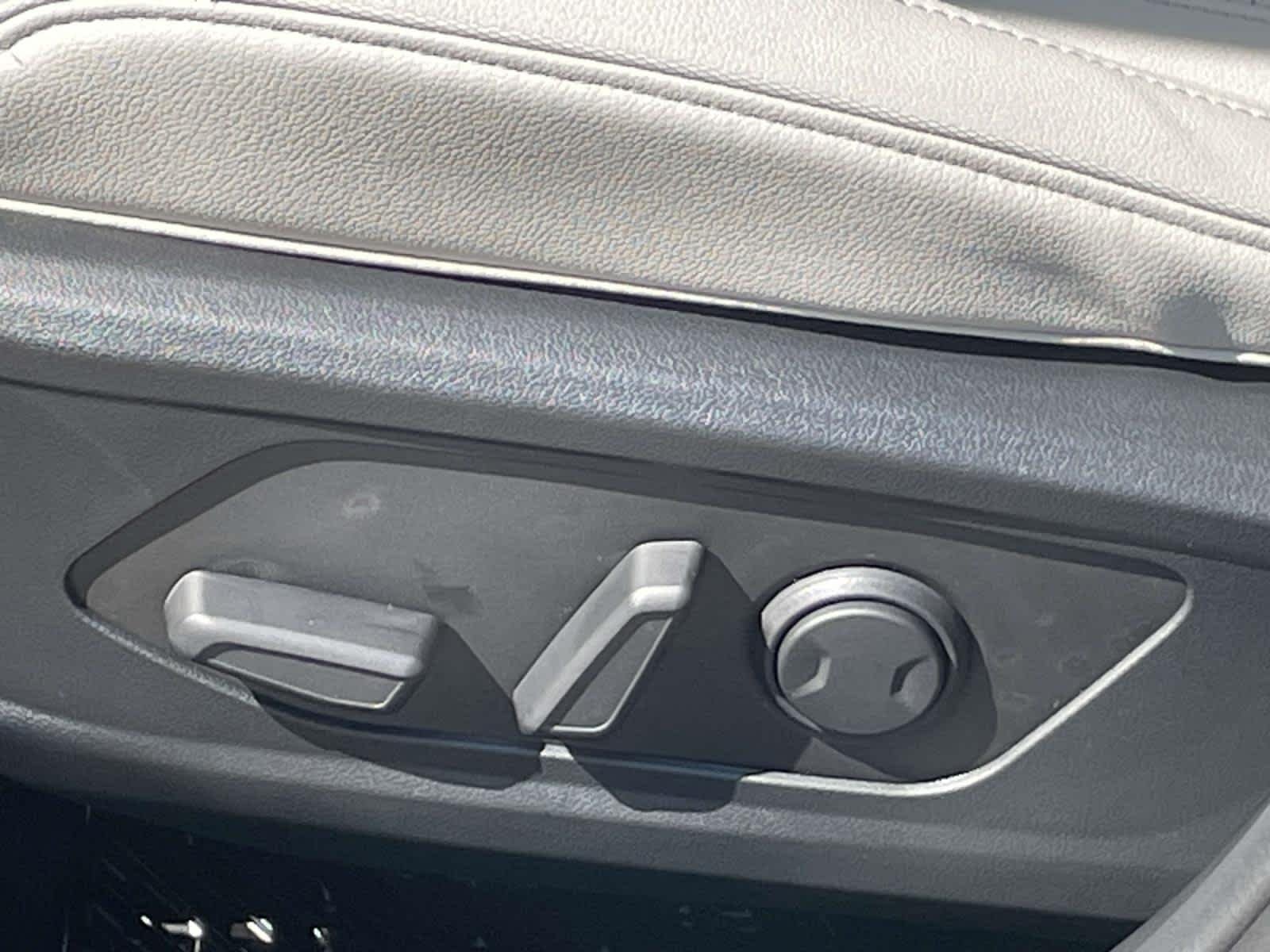 New 2026 Phantom Black Hyundai Limited image 16