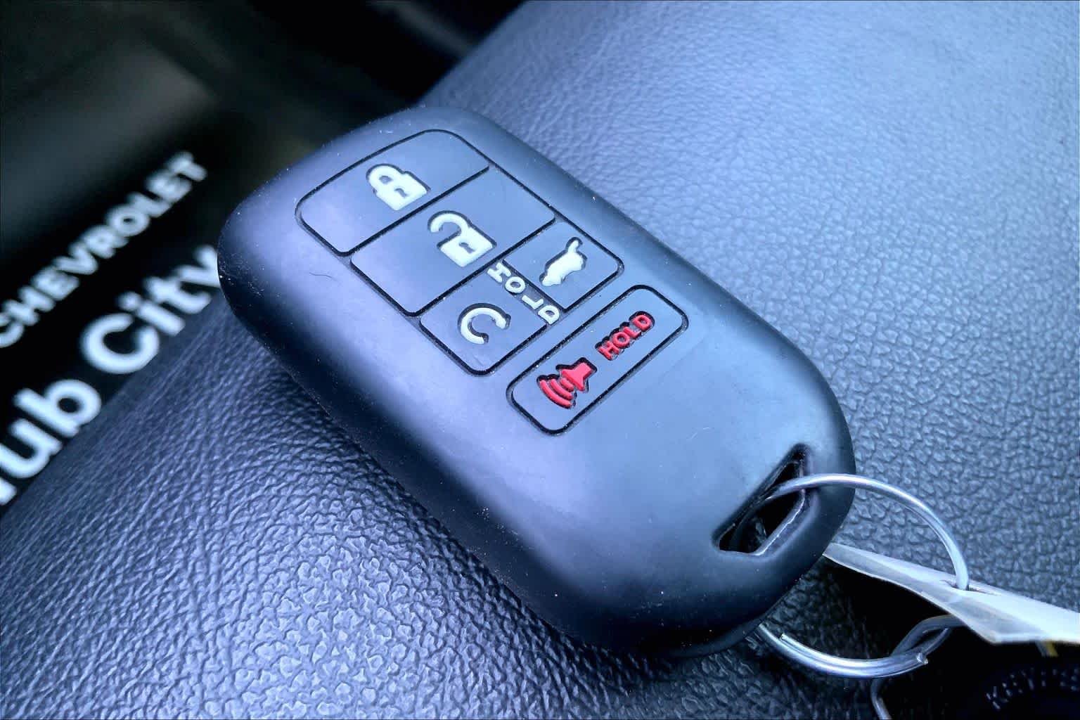 Used 2021 Platinum White Pearl Honda Touring 8-Passenger image 15
