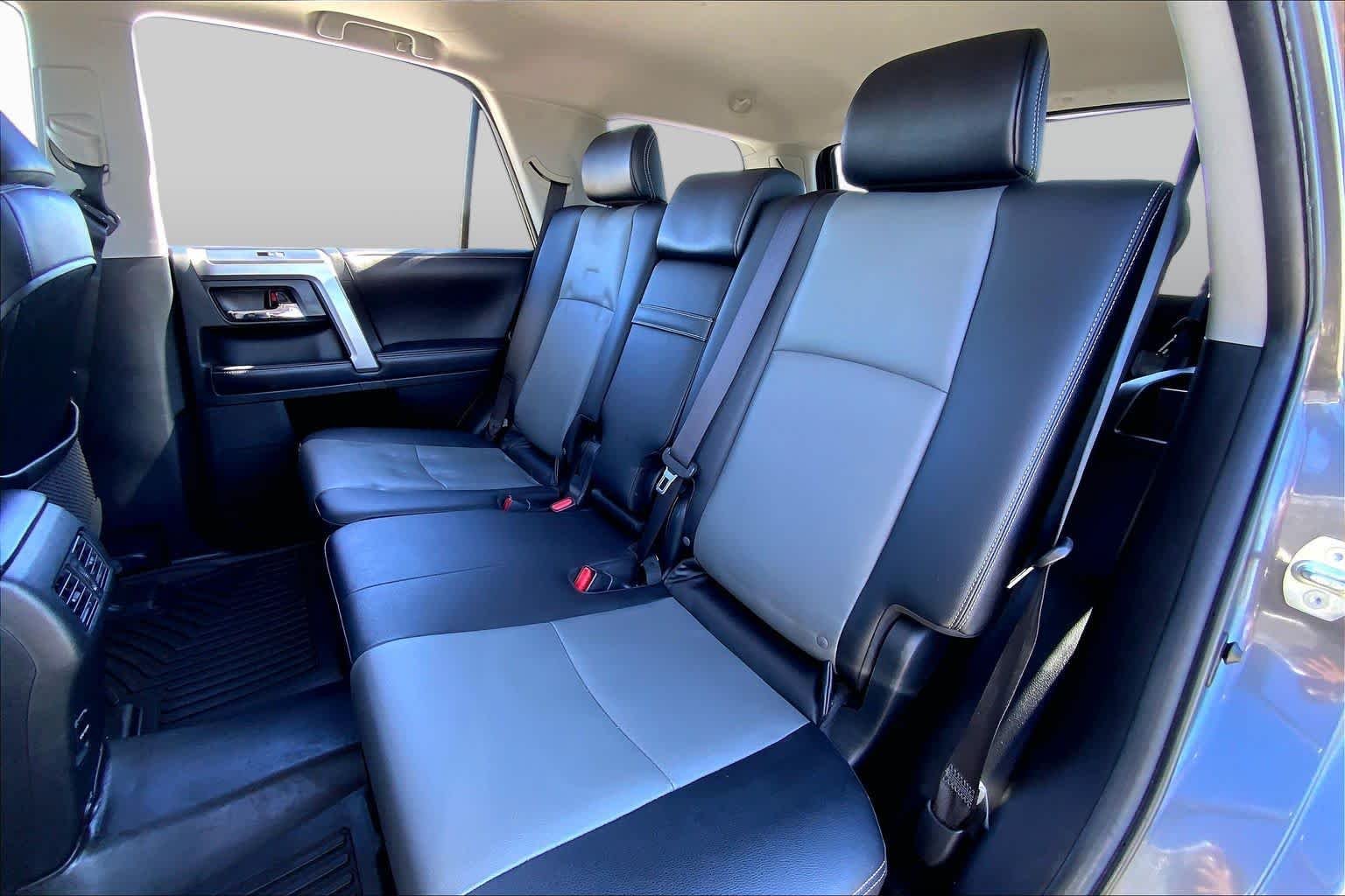 Used 2018 Magnetic Gray Metallic Toyota SR5 Premium image 20