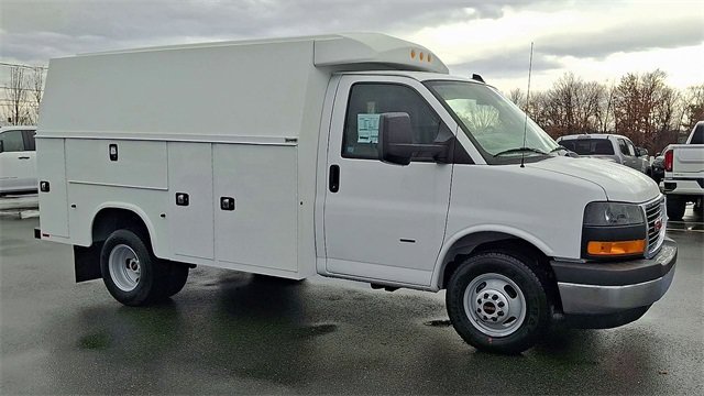 New 2025 Summit White GMC 1WT image 3