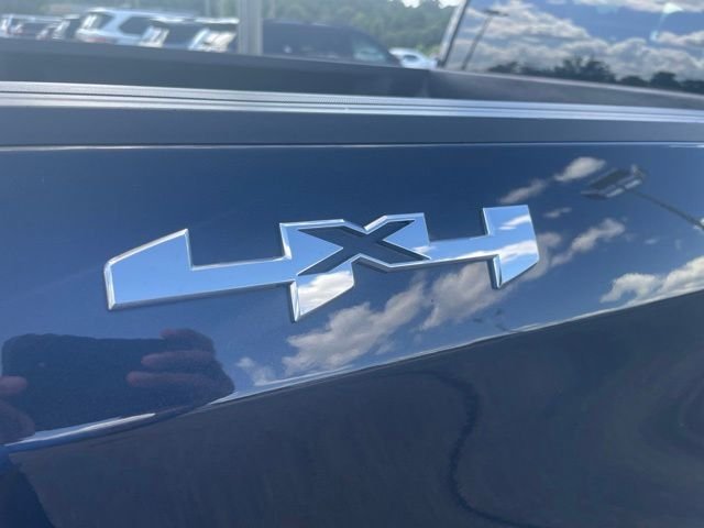 Used 2025 Titanium GMC SLT image 4