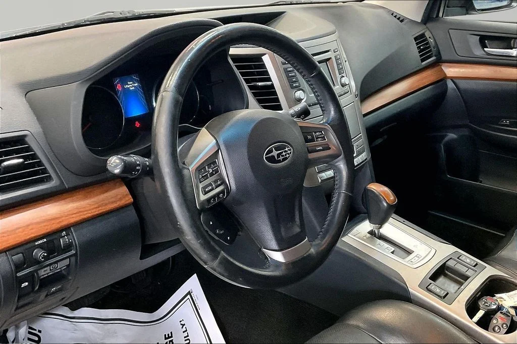 Used 2014 Twilight Blue Subaru 2.5i image 19