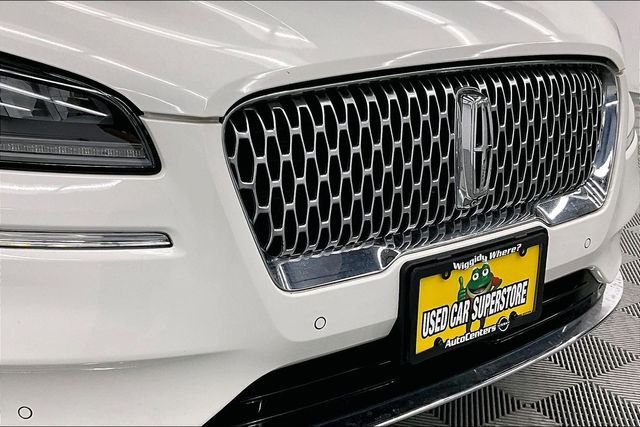 Used 2022 Pristine White Metallic Tri-Coat Lincoln Reserve image 35