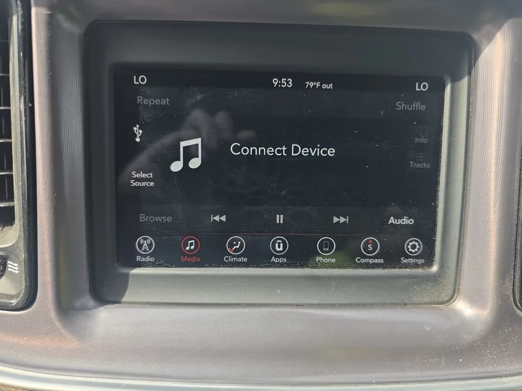 Used 2020 Granite Pearlcoat Dodge SXT image 15