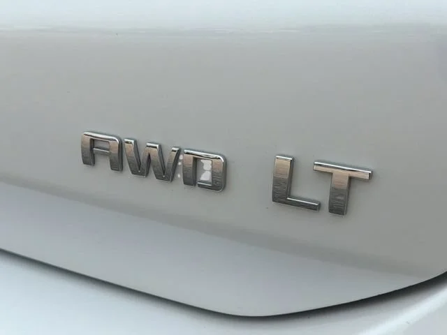Certified Used 2020 IRIDESCENT PEARL TRICOAT Chevrolet LT image 34