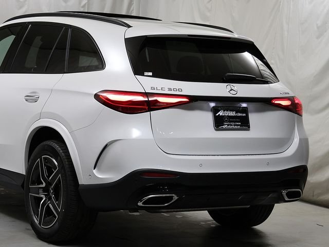 New 2026 MANUFAKTUR Moonlight White Metallic Mercedes-Benz GLC 300 image 8