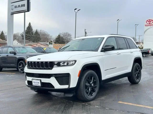 New 2026 Bright White Clear-Coat Exterior Paint Jeep Laredo image 5