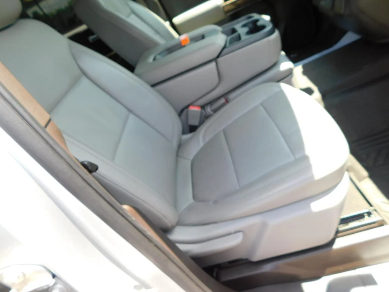 Used 2020 Silver Chevrolet 4WD CREW CAB 147 in LT image 24