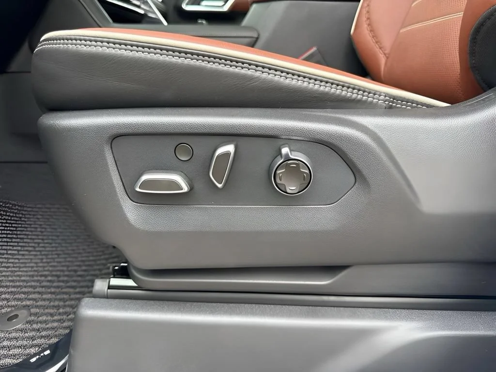 New 2026 Glacier White Tricoat GMC Denali Ultimate image 27