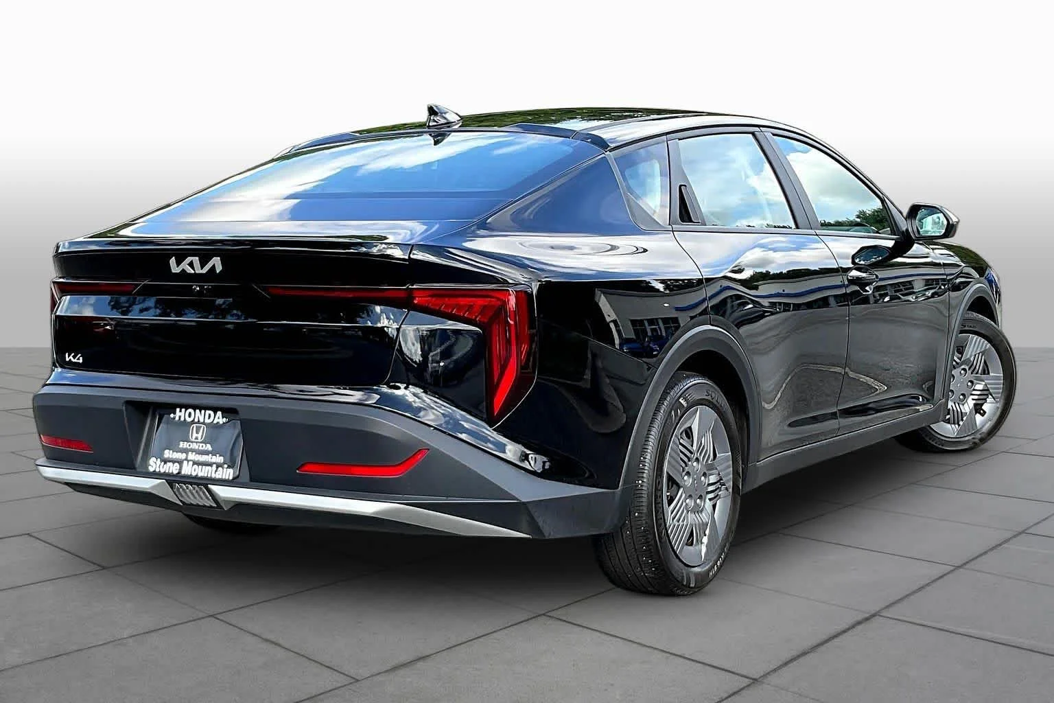 Used 2025 Aurora Black Pearl Kia LX image 13